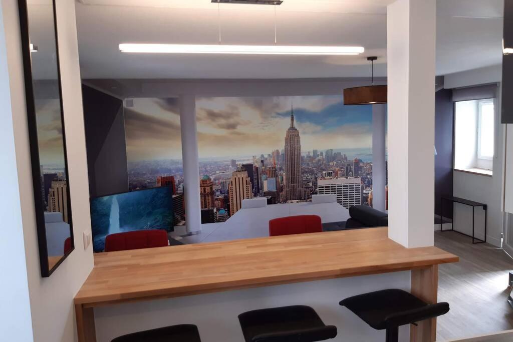 Appartement Renove Le New-York En Centre Ville - Terrasse Et Parking - Non Climatise La Roche-Chalais Exteriör bild