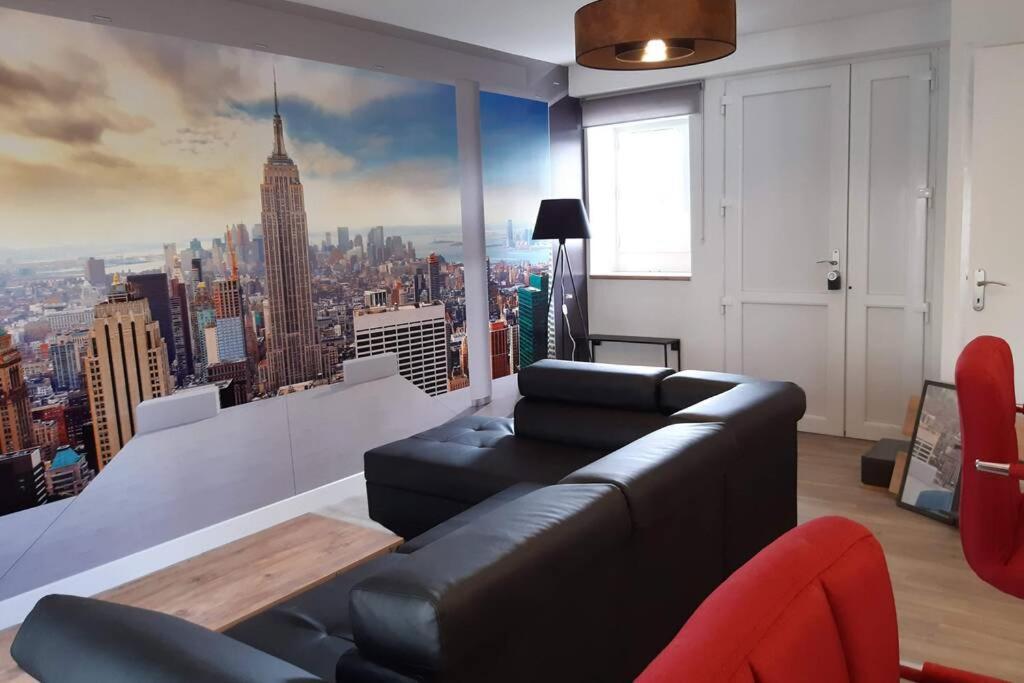 Appartement Renove Le New-York En Centre Ville - Terrasse Et Parking - Non Climatise La Roche-Chalais Exteriör bild